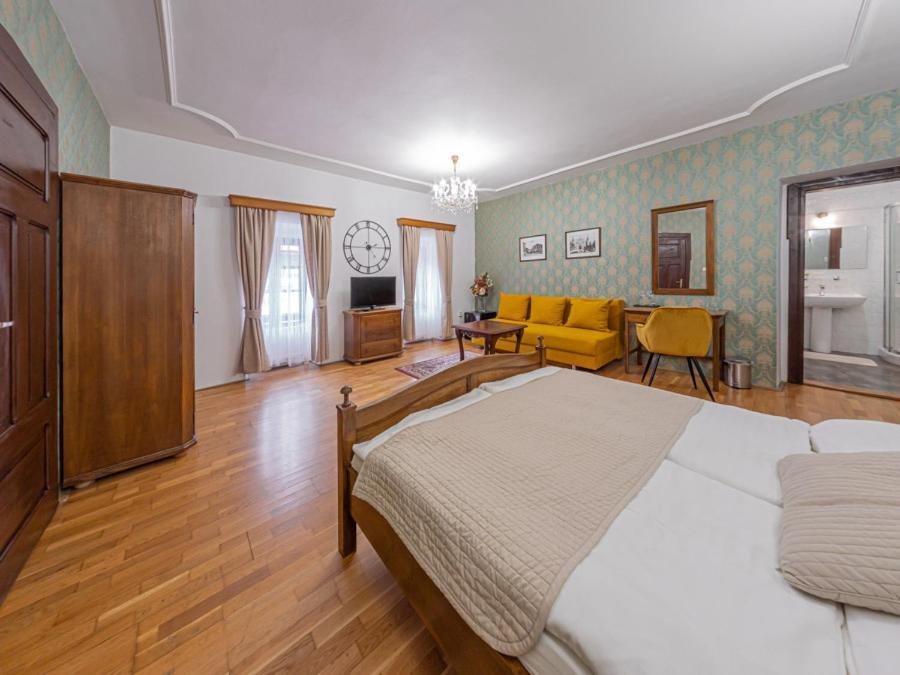 Hotel Salamander - Garni Банська Штявниця Екстер'єр фото