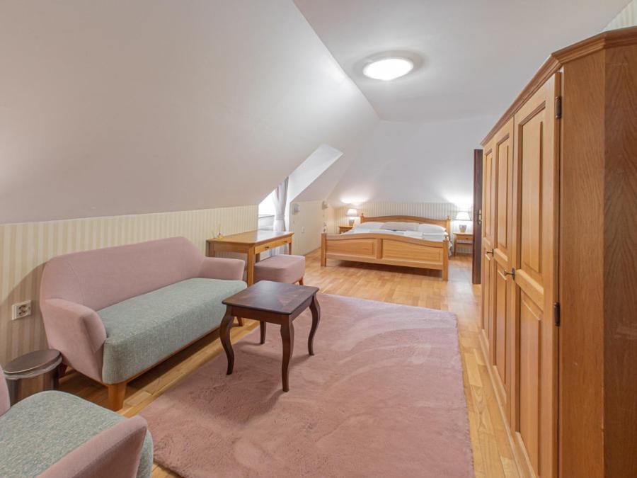 Hotel Salamander - Garni Банська Штявниця Екстер'єр фото