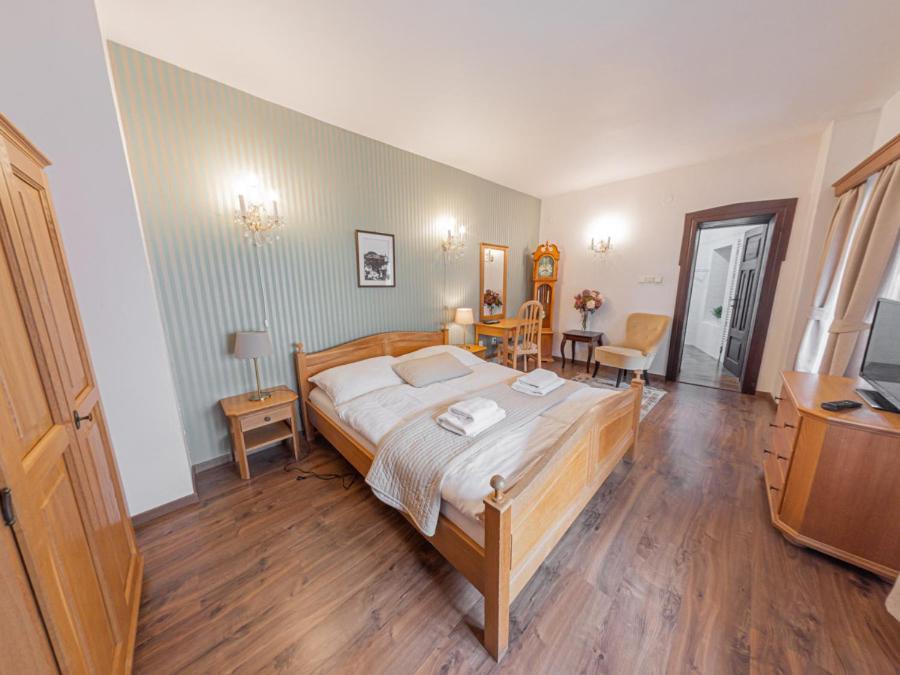 Hotel Salamander - Garni Банська Штявниця Екстер'єр фото