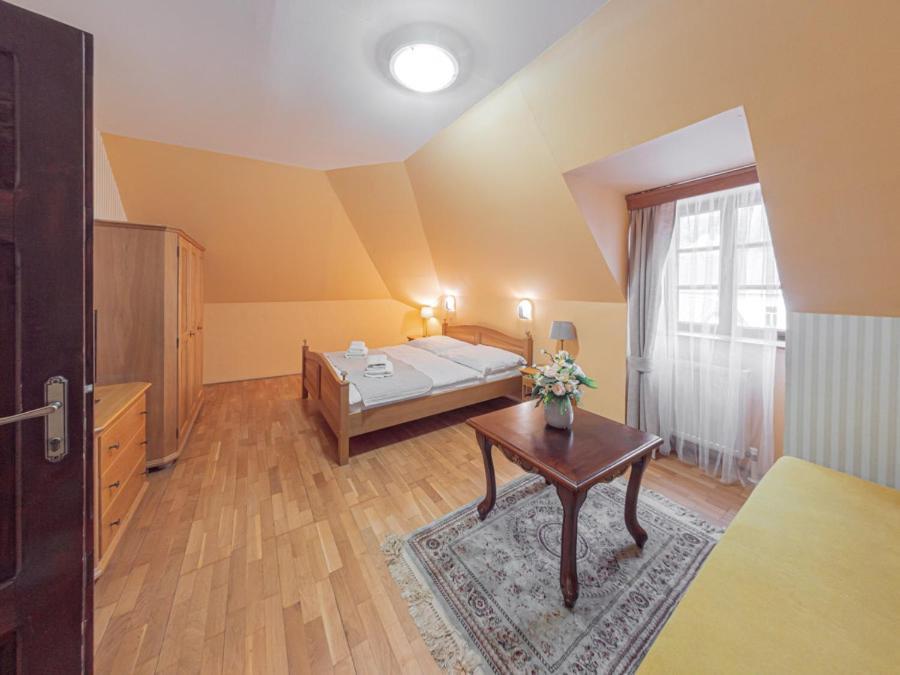 Hotel Salamander - Garni Банська Штявниця Екстер'єр фото