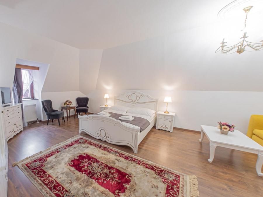 Hotel Salamander - Garni Банська Штявниця Екстер'єр фото
