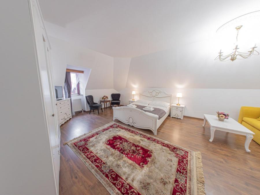 Hotel Salamander - Garni Банська Штявниця Екстер'єр фото
