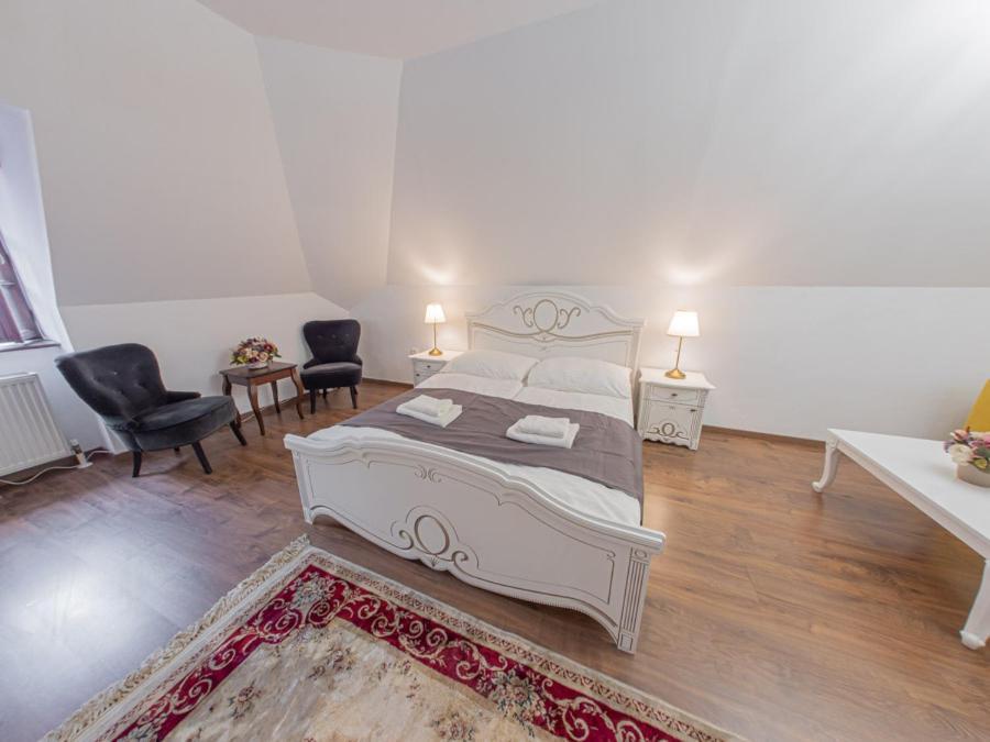 Hotel Salamander - Garni Банська Штявниця Екстер'єр фото