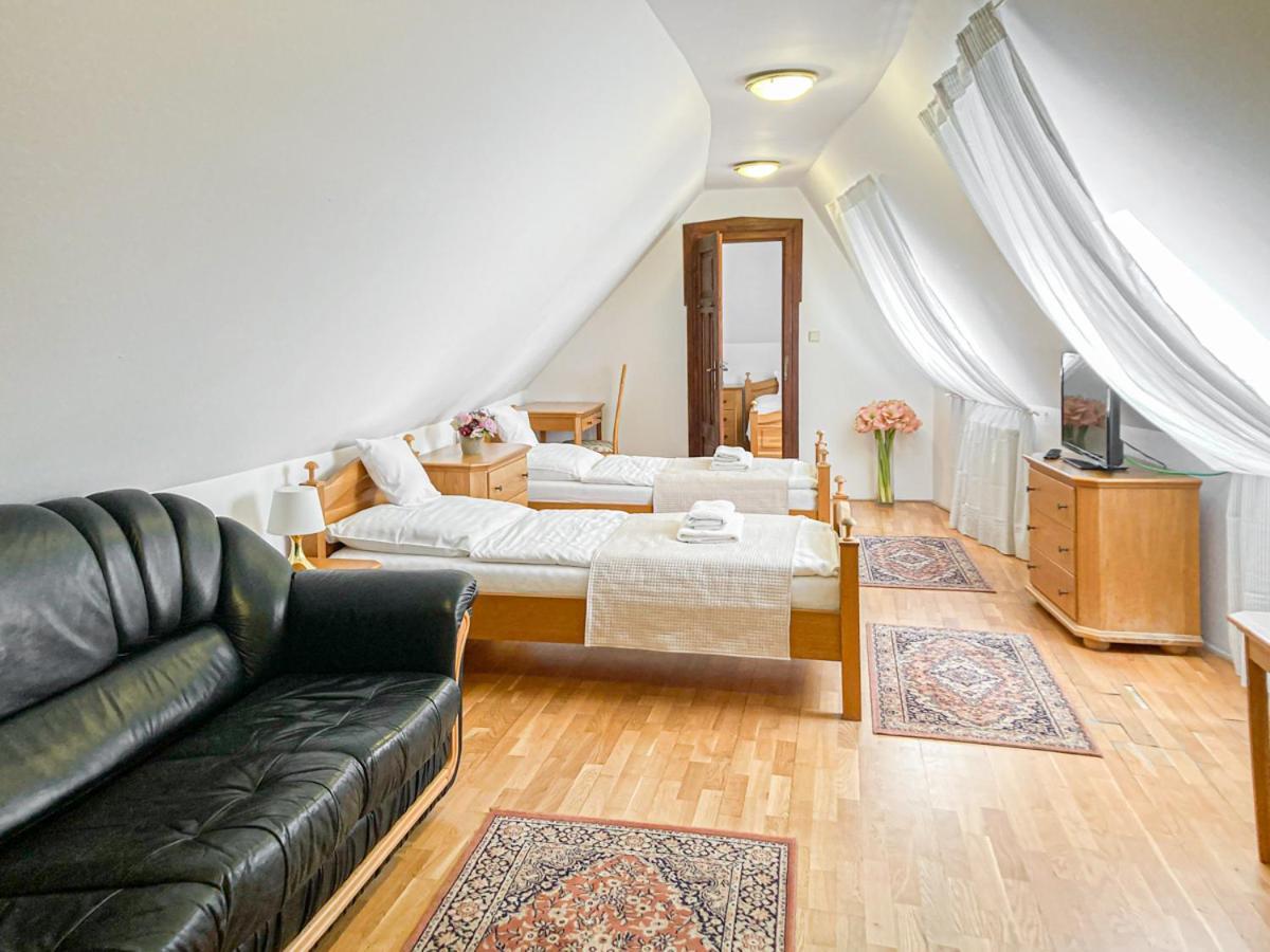 Hotel Salamander - Garni Банська Штявниця Екстер'єр фото